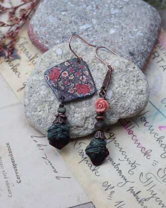 Gypsy floral earrings with amber