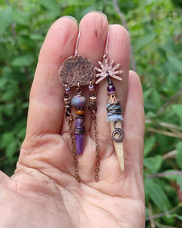 Indian earrings with amethyst