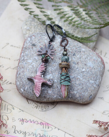 Flying bird Copper old rose earrings
