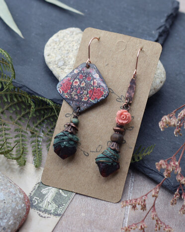 Gypsy floral earrings with amber