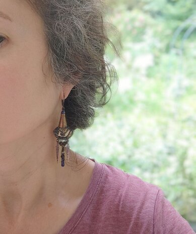 Tribal earrings with lapis lazuli