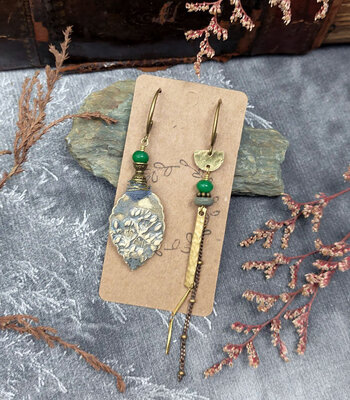 Dried flowers golden green earrings