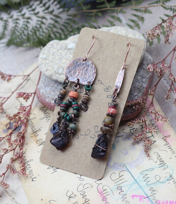 Gypsy earrings with amber